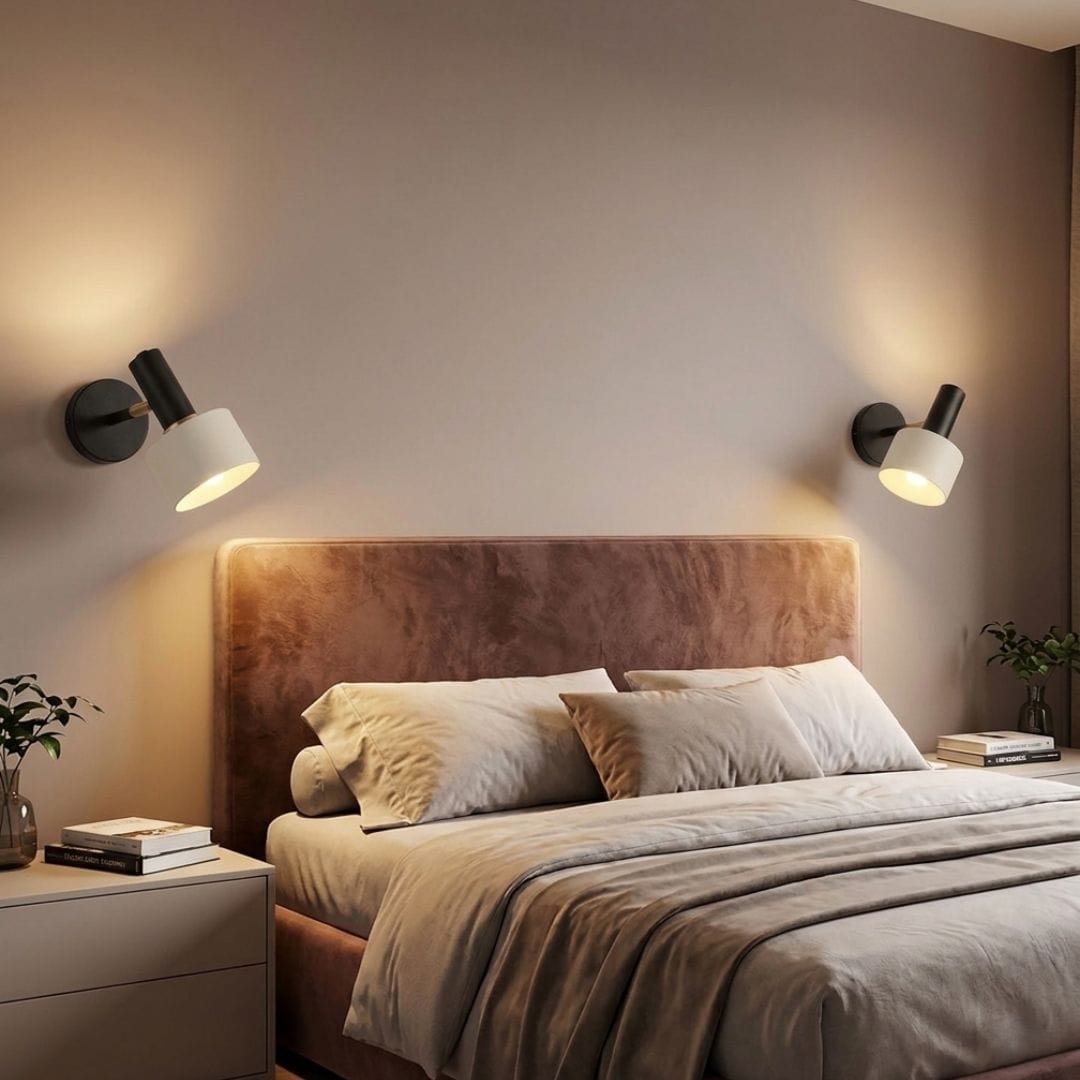 Applique murale design nordique en laiton brossé | Spot cylindre orientable, Chambre couloir intérieur