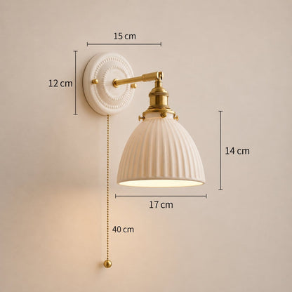 Applique murale blanche céramique, Abat-jour strié bras laiton | Elégance vintage, Chambre salon intérieur
