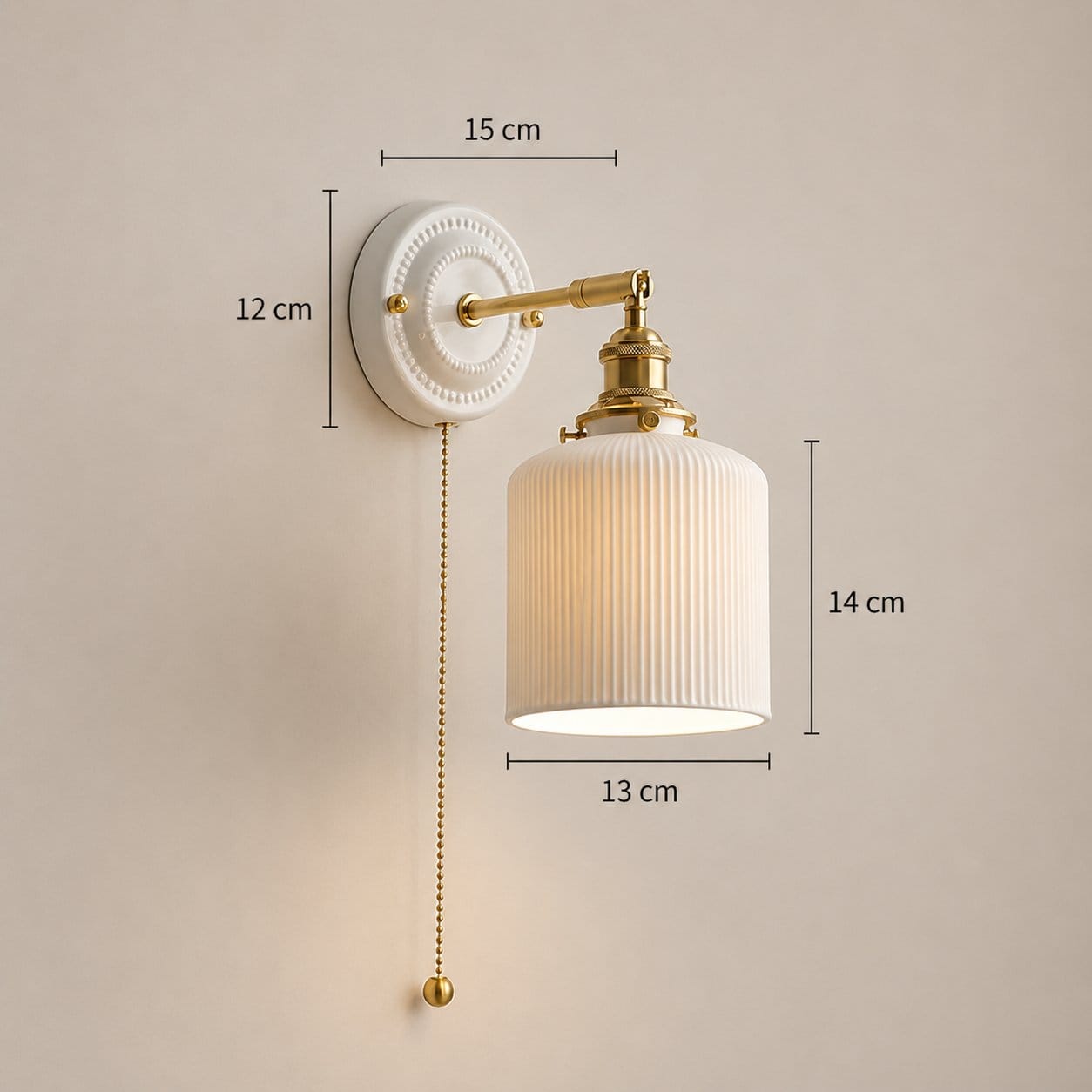 Applique murale blanche céramique, Abat-jour strié bras laiton | Elégance vintage, Chambre salon intérieur