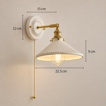 Applique murale blanche céramique, Abat-jour strié bras laiton | Elégance vintage, Chambre salon intérieur