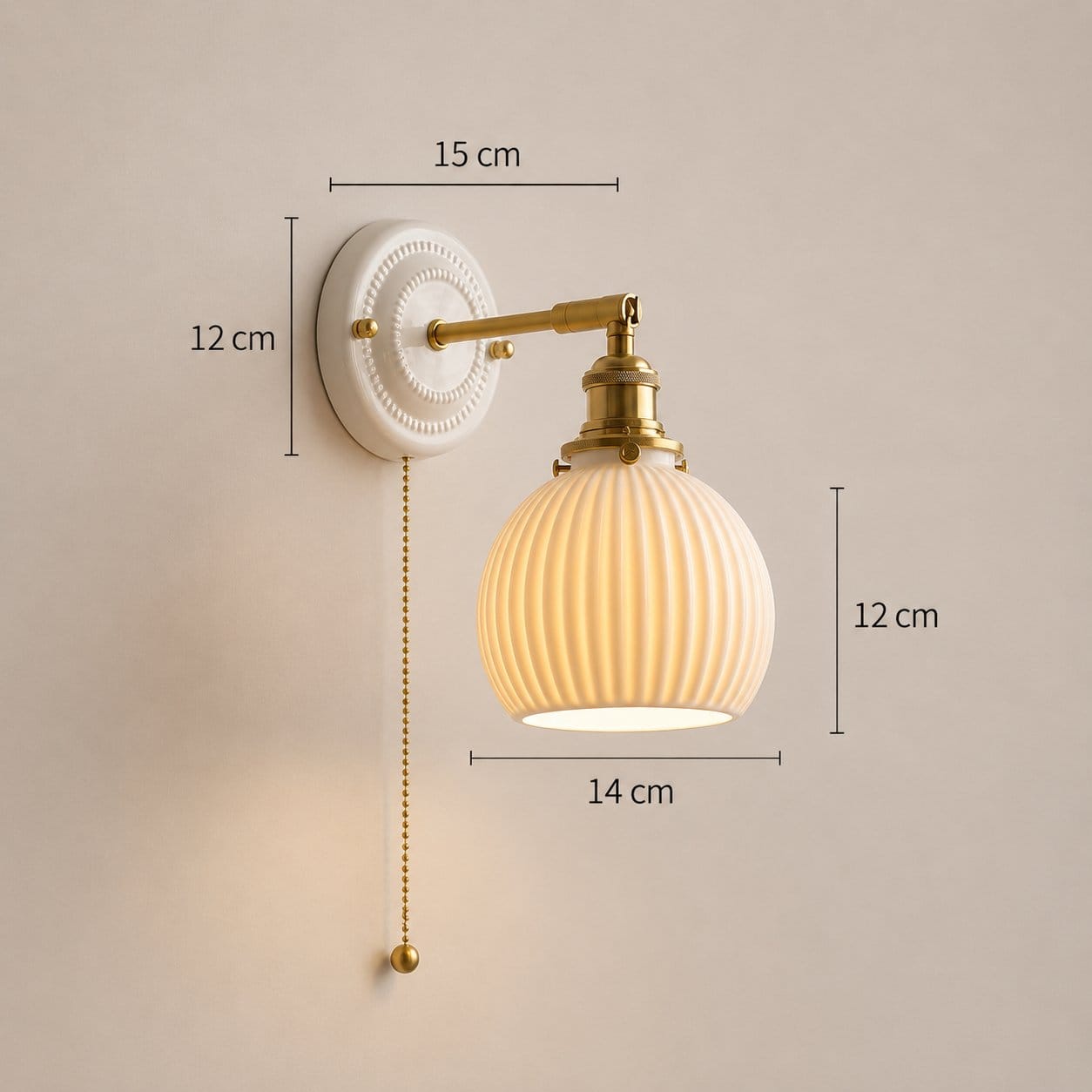 Applique murale blanche céramique, Abat-jour strié bras laiton | Elégance vintage, Chambre salon intérieur