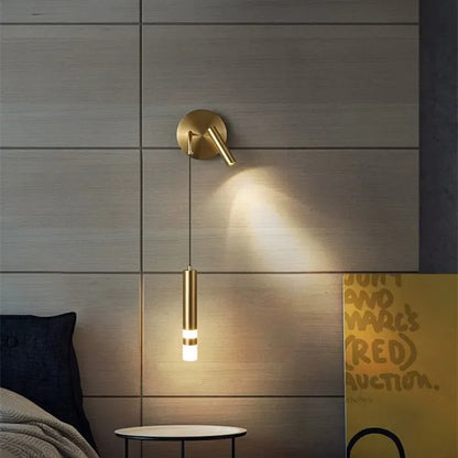 Applique murale dorée laiton brossé, tube LED suspendu liseuse orientable | Chambre tête de lit hôtel intérieur