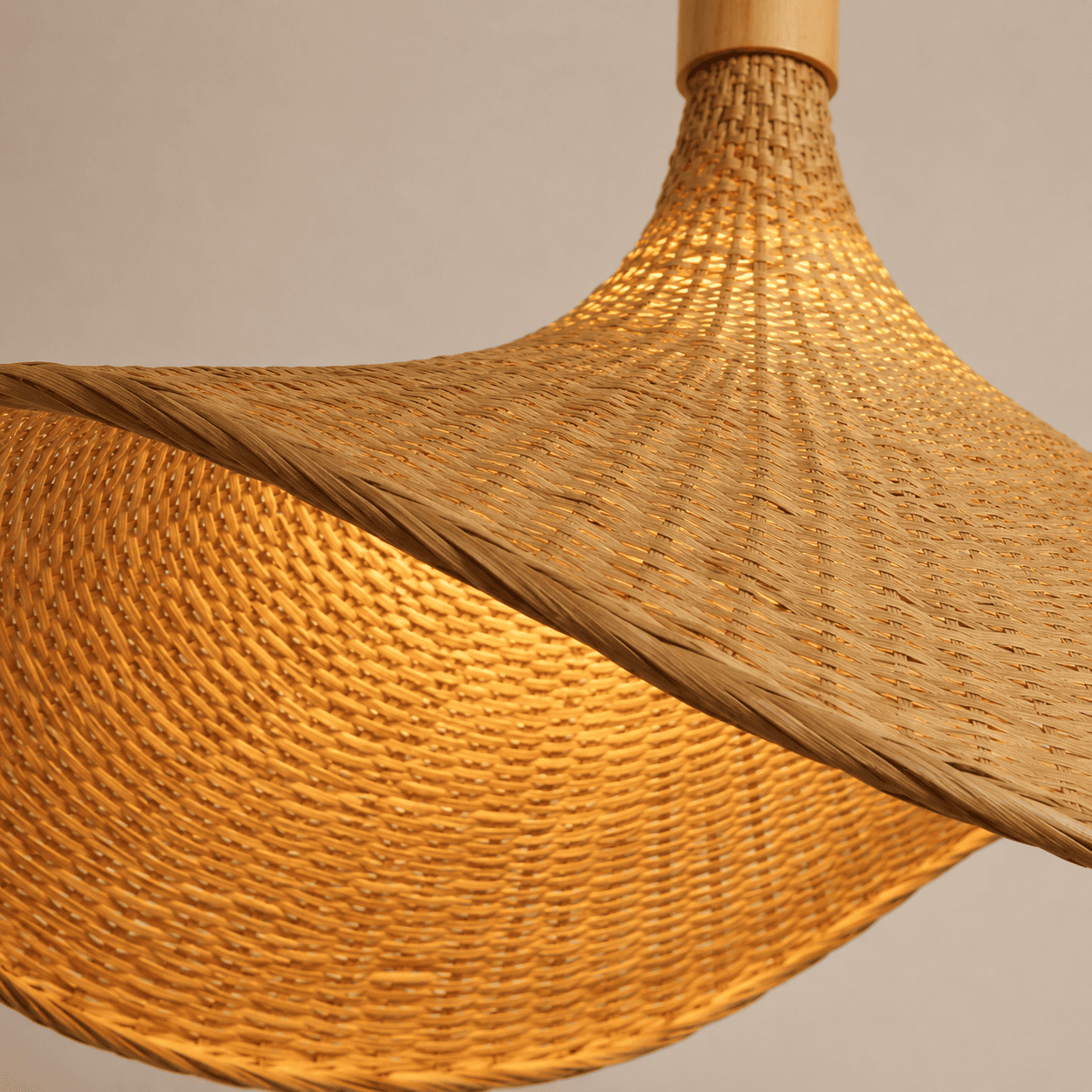 Suspension bambou rotin tressé, Chapeau conique naturel | Salon salle à manger, Bohème intérieur