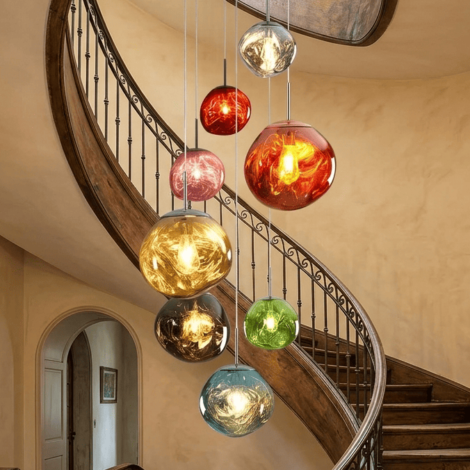Suspension design globe PVC, effet verre soufflé | Salon escalier intérieur moderne