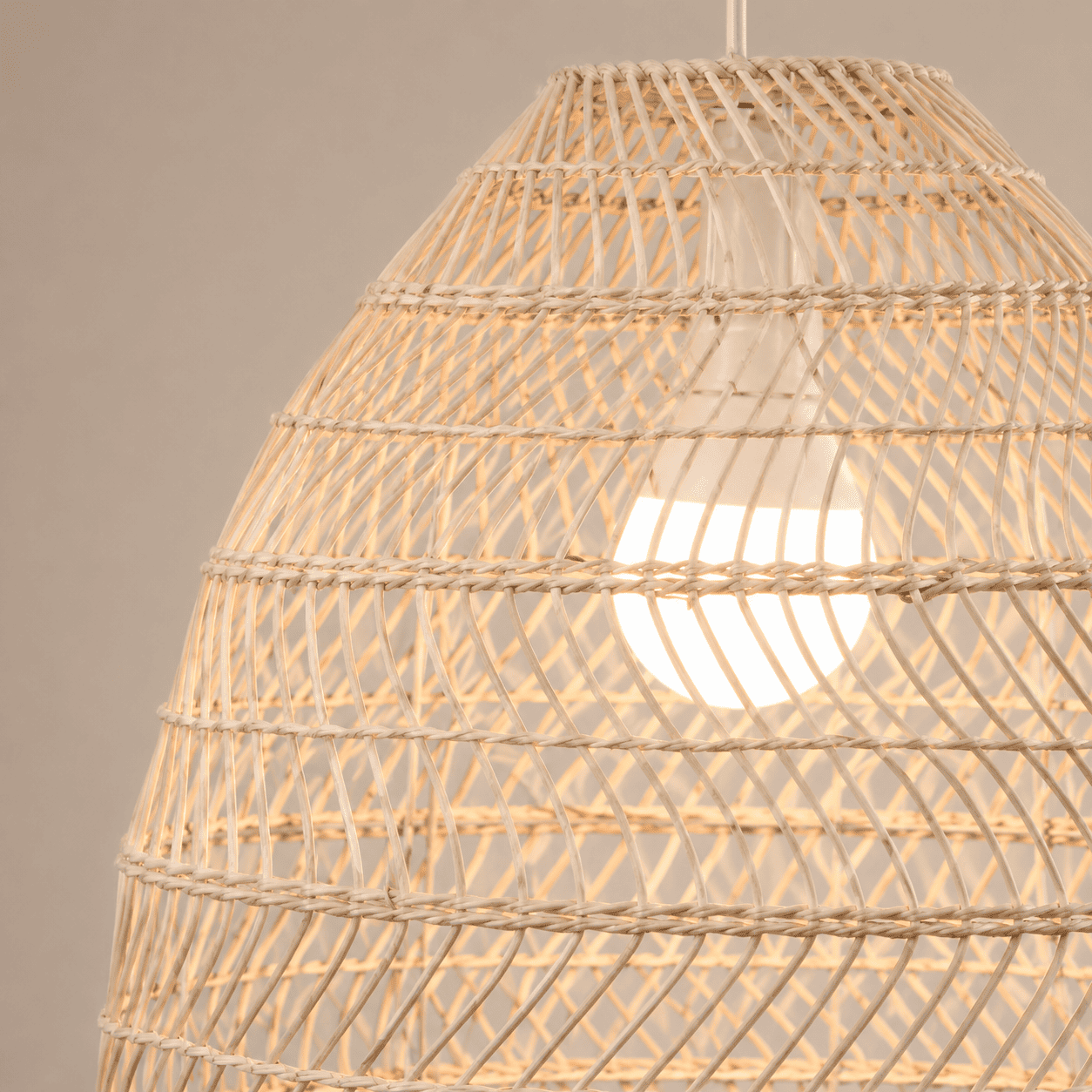 Suspension rotin tressé, abat jour en cloche naturelle bohème | Salon cuisine chambre, café, Intérieur
