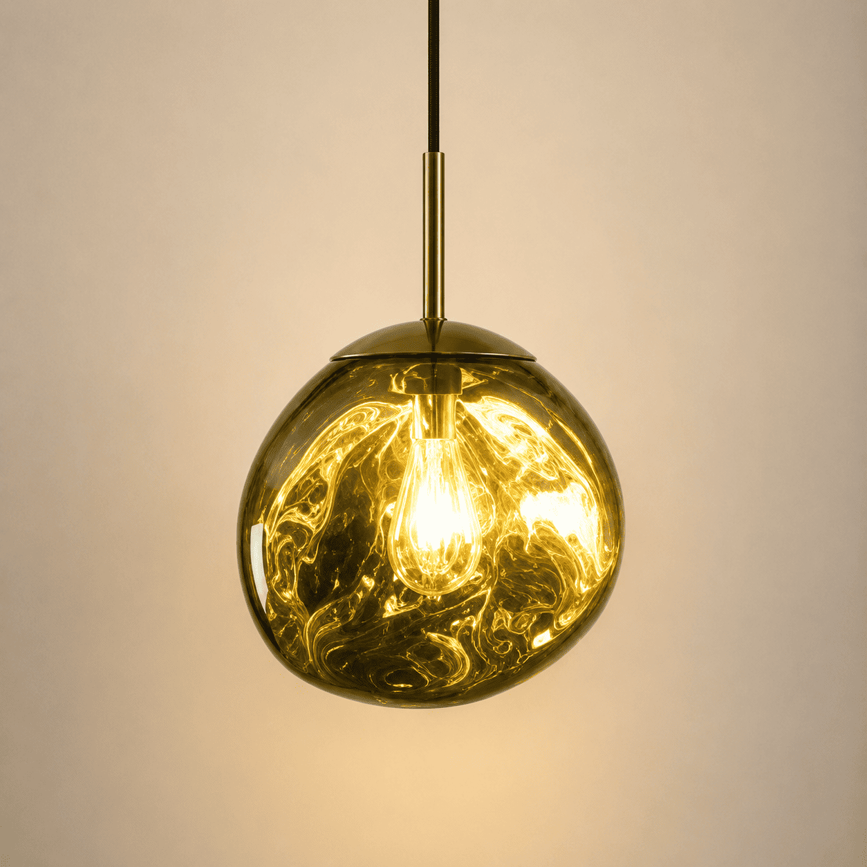 Suspension design globe PVC, effet verre soufflé | Salon escalier intérieur moderne